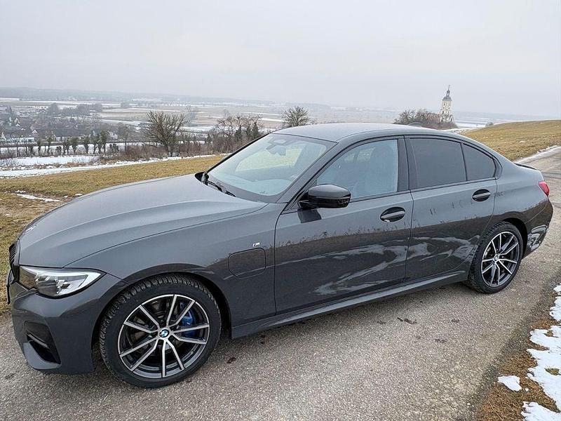 Gebraucht BMW 330e M Sport 292 PS (214 kW) 2020 Grau Limousine
