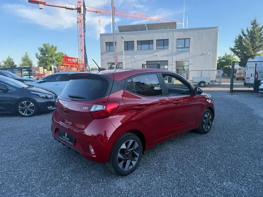 Gebraucht Hyundai i10 Trend 63 PS (46 kW) 2024 Rot Kleinwagen