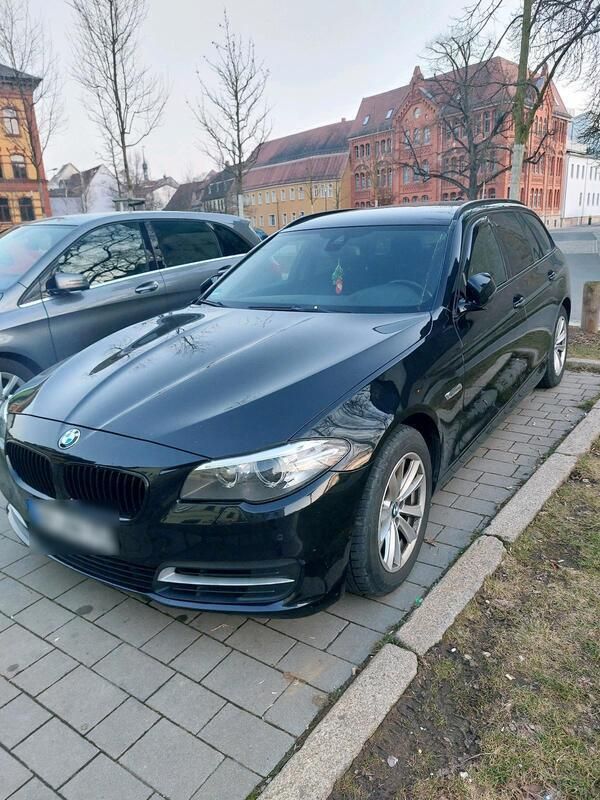Schwarz Gebraucht 2015 BMW 520 Kombi | 13.300 € (Fairer Preis) - Bild 1/4