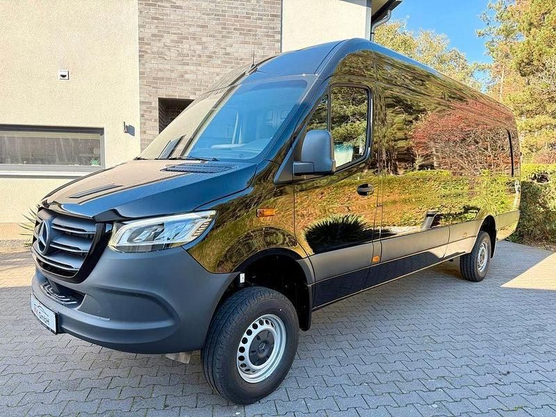 Neu Mercedes Sprinter 190 PS (139 kW) 2025 Schwarz Van