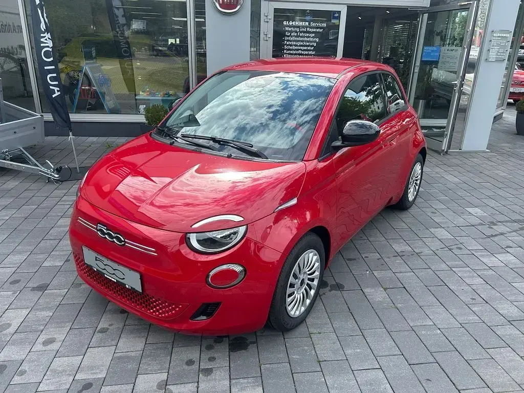 Neu Fiat 500e Red 69 kW (95 PS) 2026 Rot Kleinwagen