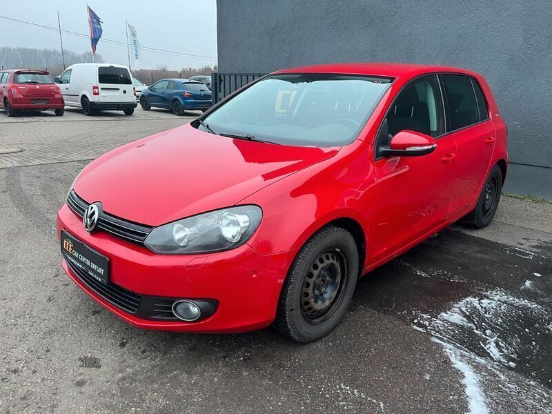 Rot Gebraucht 2011 VW Golf VI Team Limousine | 6.790 € (Fairer Preis) - Bild 1/4
