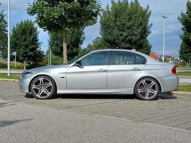 Gebraucht BMW 325 197 PS (144 kW) 2007 Silber Limousine