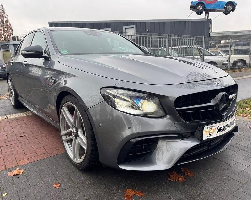 Grau Gebraucht 2017 Mercedes E63S AMG AMG Limousine | 39.999 € - Bild 1/4