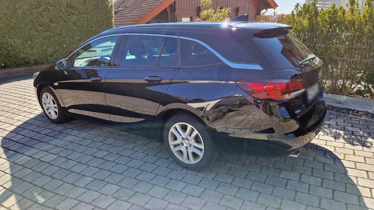 Używany Opel Astra S 160 KM (117 kW) 2017 Czarny Kombi