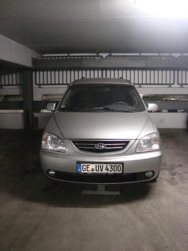 Gebraucht Kia Carens 139 PS (102 kW) 2005 Silber metallic Van / Kleinbus