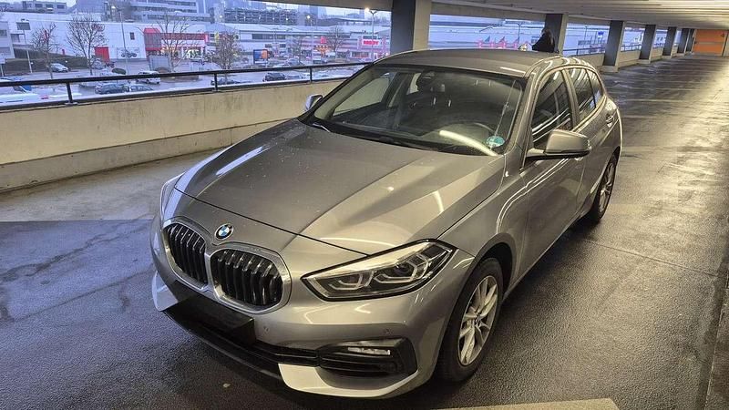 Gebraucht BMW 118 136 PS (100 kW) 2022 Grau Kleinwagen