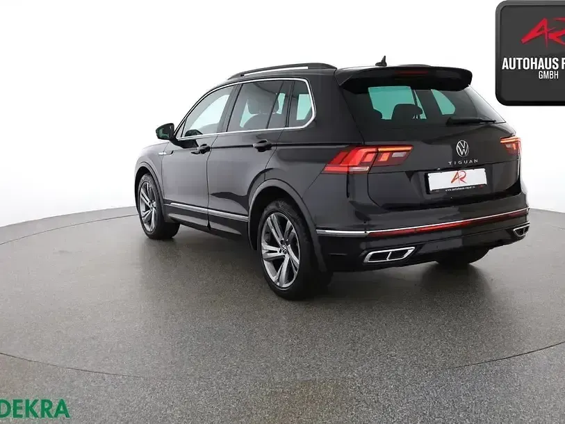 Gebraucht VW Tiguan R-line 150 PS (110 kW) 2023 Deep black perleffekt SUV