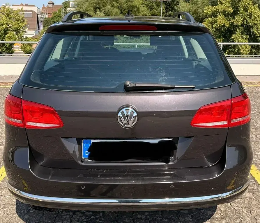 Gebraucht VW Passat Comfortline 140 PS (102 kW) 2011 Braun Kombi