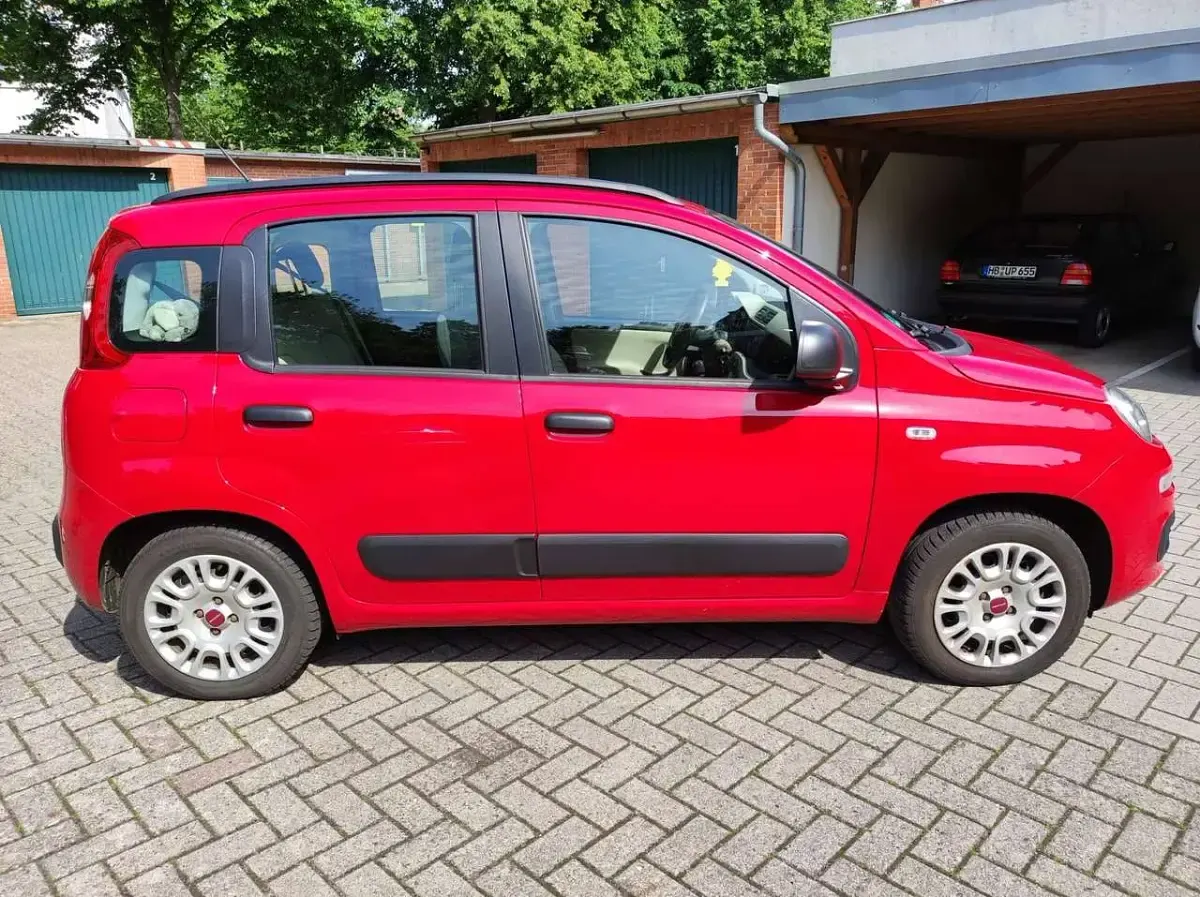 Gebraucht Fiat Panda Easy 90 PS (66 kW) 2013 Rot Kleinwagen