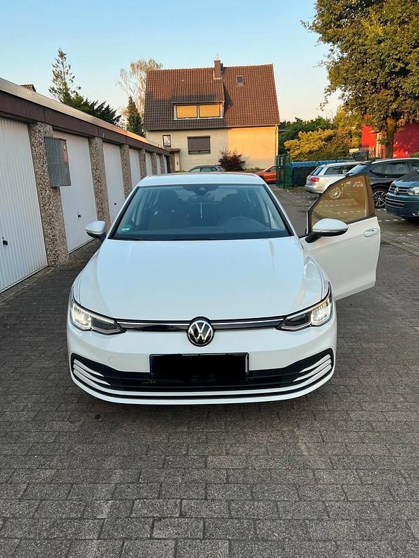 Gebraucht VW Golf VII 116 PS (85 kW) 2021 Weiß Kleinwagen
