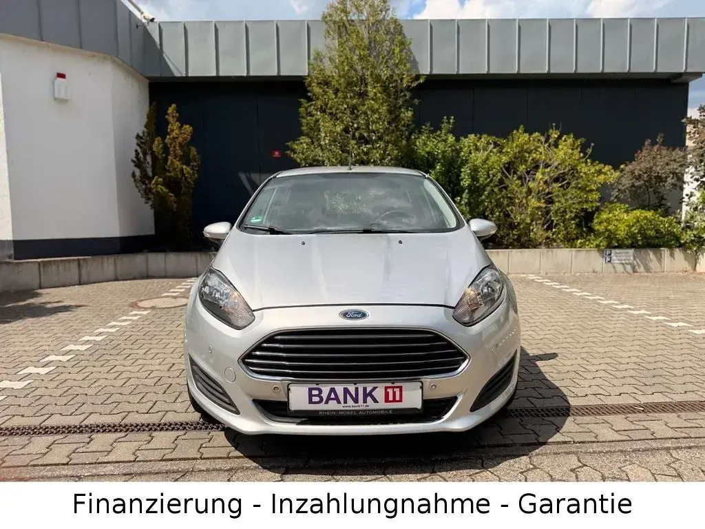 Gebraucht Ford Fiesta Trend 95 PS (69 kW) 2015 Silber Kleinwagen