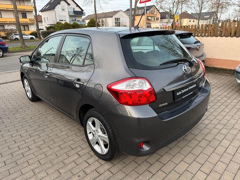 Gebraucht Toyota Auris Basis 99 PS (72 kW) 2012 Grau Limousine