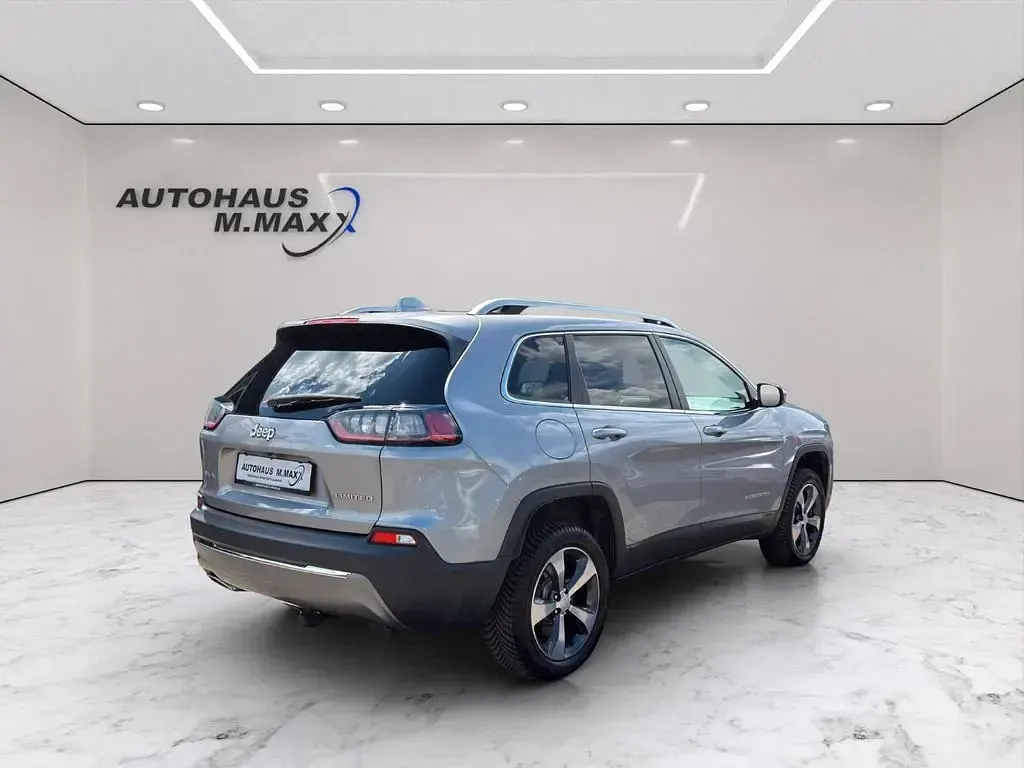 Gebraucht Jeep Cherokee Limited 194 PS (142 kW) 2019 Silber SUV