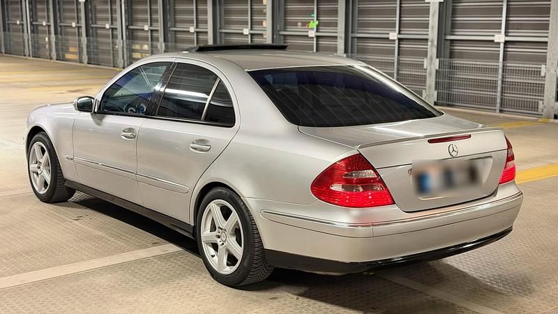 Gebraucht Mercedes E320 224 PS (164 kW) 2003 Silber Limousine