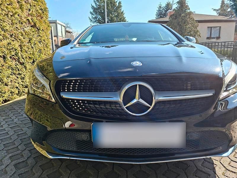 Gebraucht Mercedes CLA180 90 PS (66 kW) 2016 Schwarz Limousine