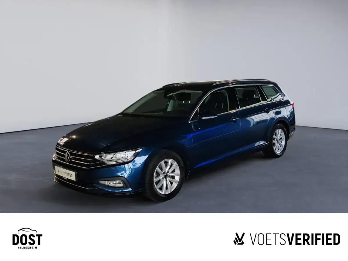 Gebraucht VW Passat Business 150 PS (110 kW) 2023 Blau Kombi