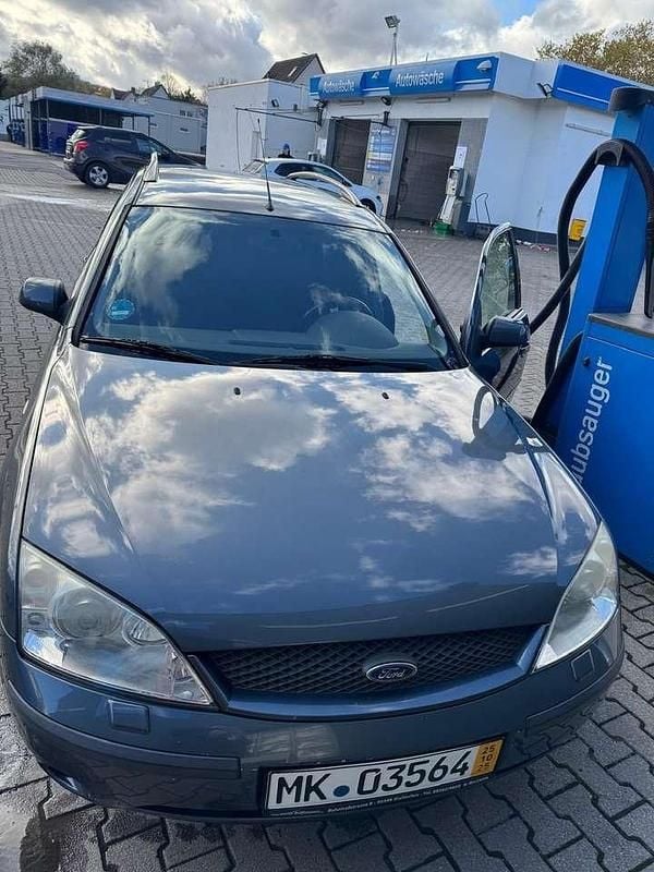 Grau Gebraucht 2002 Ford Mondeo Ghia Kombi | 800 € (Guter Preis) - Bild 1/4