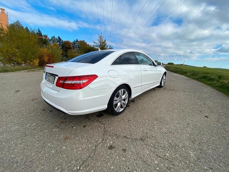 Gebraucht Mercedes E200 184 PS (135 kW) 2013 Coupé