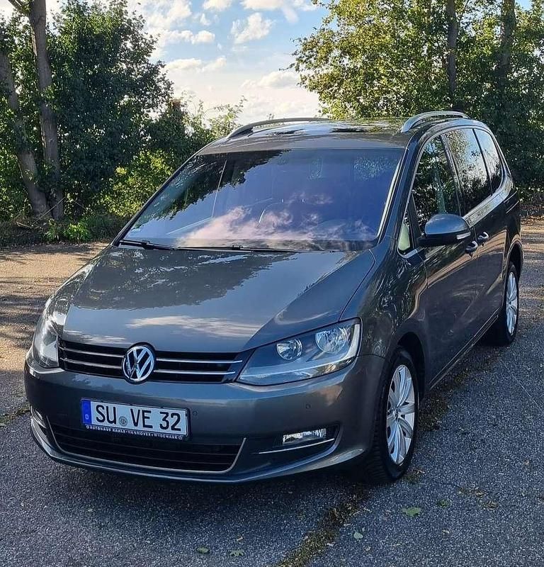 Grau Gebraucht 2011 VW Sharan Highline Van / Kleinbus | 8.500 € (Fairer Preis) - Bild 1/4