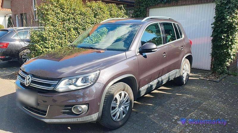 Grau Gebraucht 2016 VW Tiguan SUV | 15.200 € (Guter Preis) - Bild 1/4