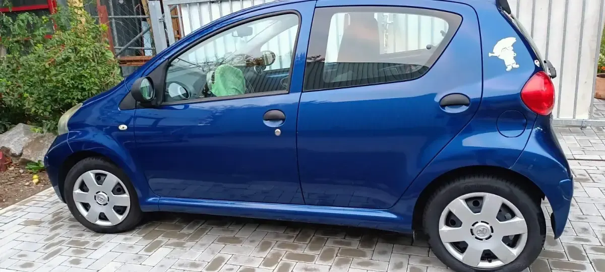 Gebraucht Toyota Aygo 68 PS (50 kW) 2009 Blau Kleinwagen