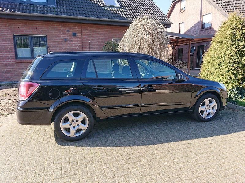 Gebraucht Opel Astra 110 PS (80 kW) 2007 Schwarz Kombi