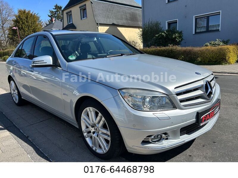 Silber Gebraucht 2009 Mercedes C250 Limousine | 9.999 € (Fairer Preis) - Bild 1/4