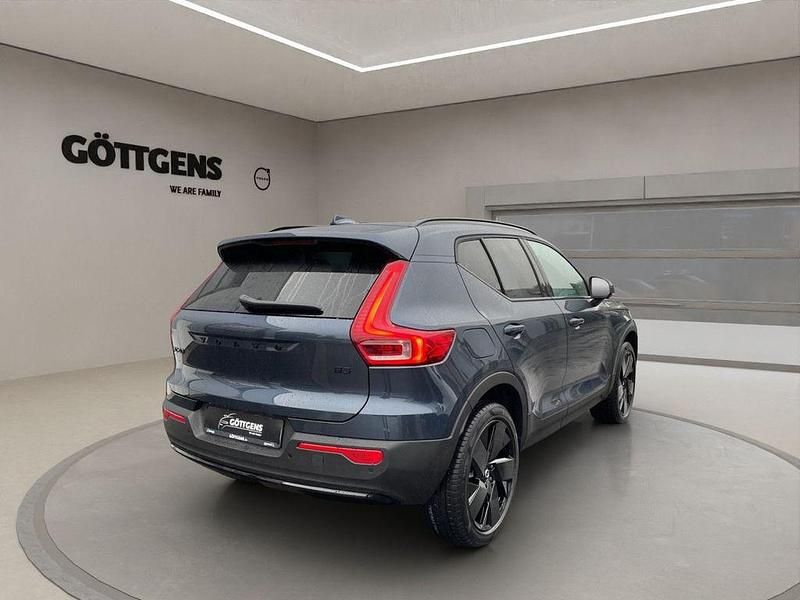 Neu Volvo XC40 Plus 163 PS (119 kW) 2026 Blau SUV