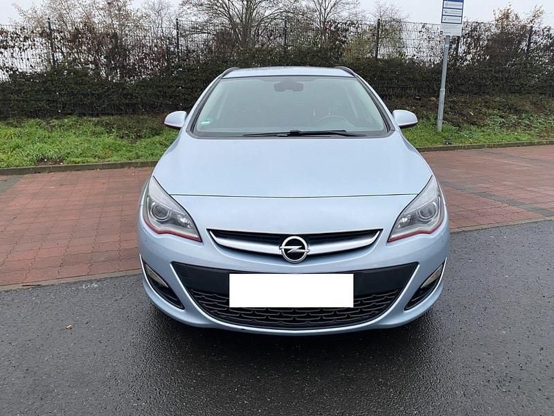 Silber Gebraucht 2014 Opel Astra Energy Kombi | 3.950 € (Superpreis) - Bild 1/4