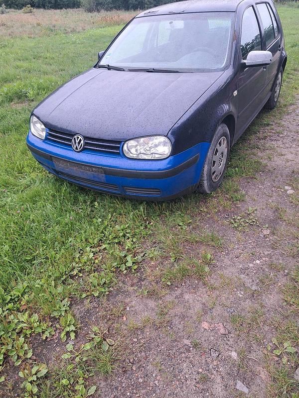 Blau Gebraucht 2003 VW Golf IV Kleinwagen | 290 € (Superpreis) - Bild 1/4