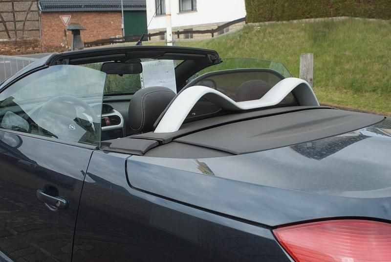Gebraucht Opel Tigra Sport 90 PS (66 kW) 2006 Metro m2 Cabrio