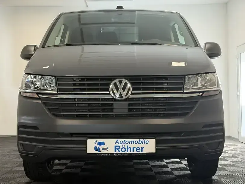 Gebraucht VW Transporter 150 PS (110 kW) 2023 Pure grey Van
