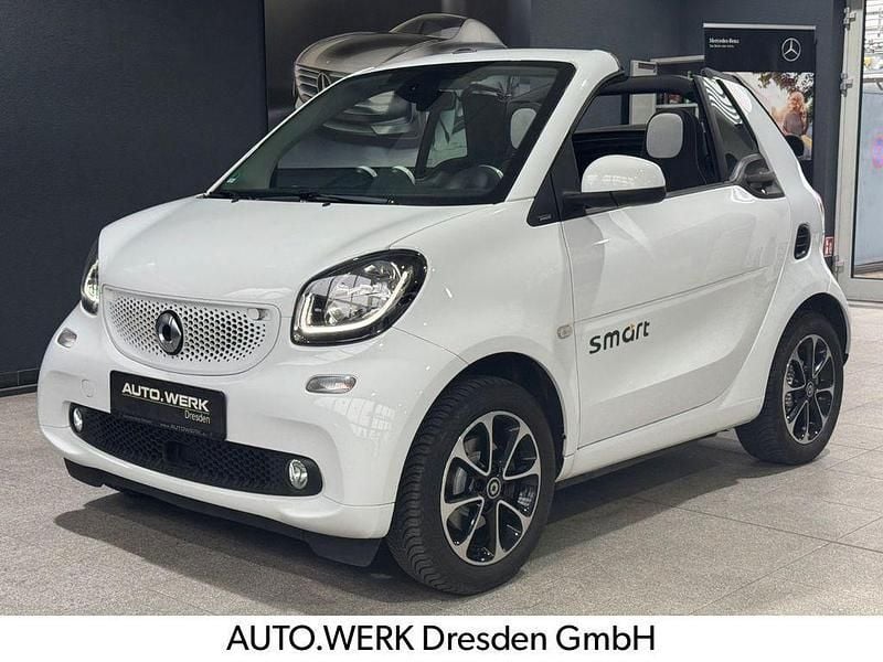 Weiß Gebraucht 2017 Smart ForTwo Cabrio Passion Cabrio | 13.990 € (Fairer Preis) - Bild 1/4