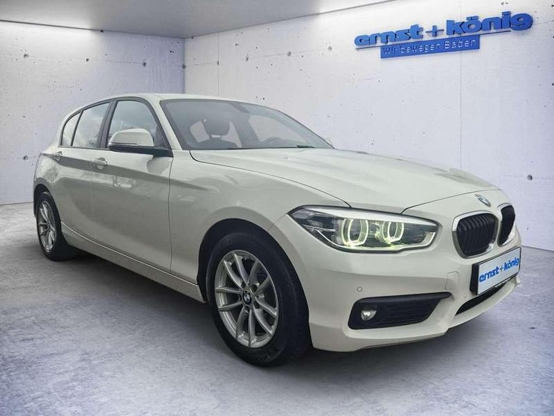 Gebraucht BMW 120 Advantage 184 PS (135 kW) 2018 Alpinweiß Kleinwagen