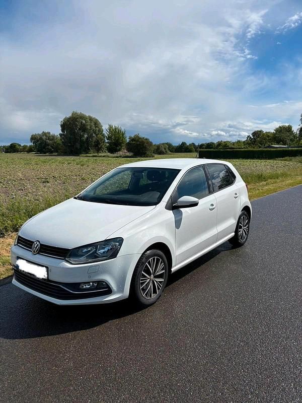 Weiß Gebraucht 2017 VW Polo Kleinwagen | 5.200 € (Fairer Preis) - Bild 1/4