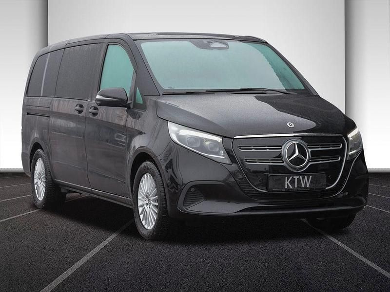 Gebraucht Mercedes EQV300 150 kW (204 PS) 2025 Schwarz Van / Kleinbus