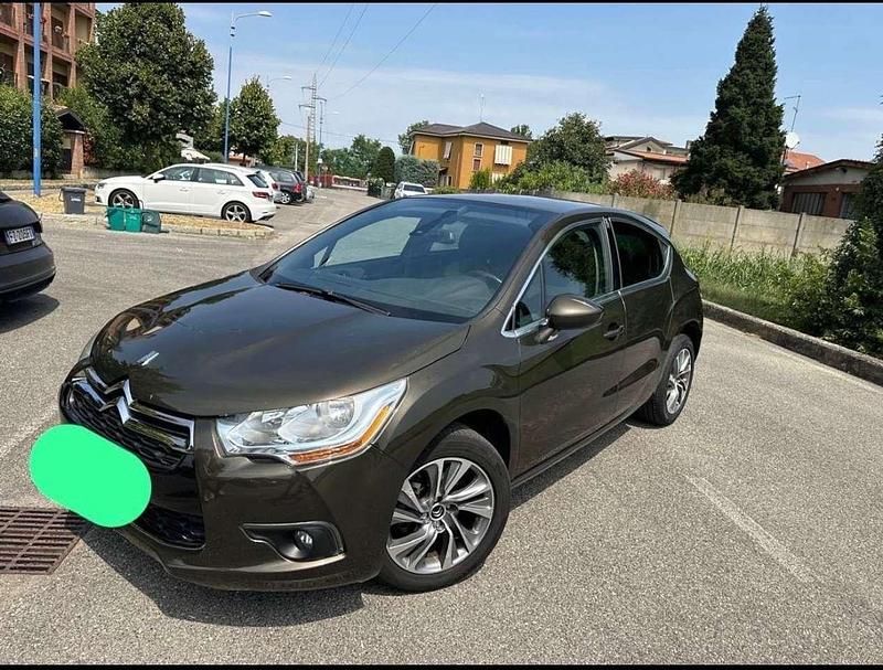 Braun Gebraucht 2012 Citroën DS4 So Chic Kleinwagen | 7.000 € (Etwas zu teuer) - Bild 1/4