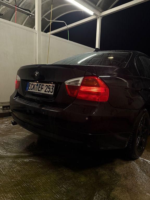 Gebraucht BMW 320 150 PS (110 kW) 2007 Schwarz Limousine