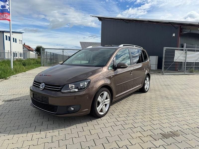 Braun Gebraucht 2015 VW Touran Cup Van / Kleinbus | 10.400 € (Guter Preis) - Bild 1/4