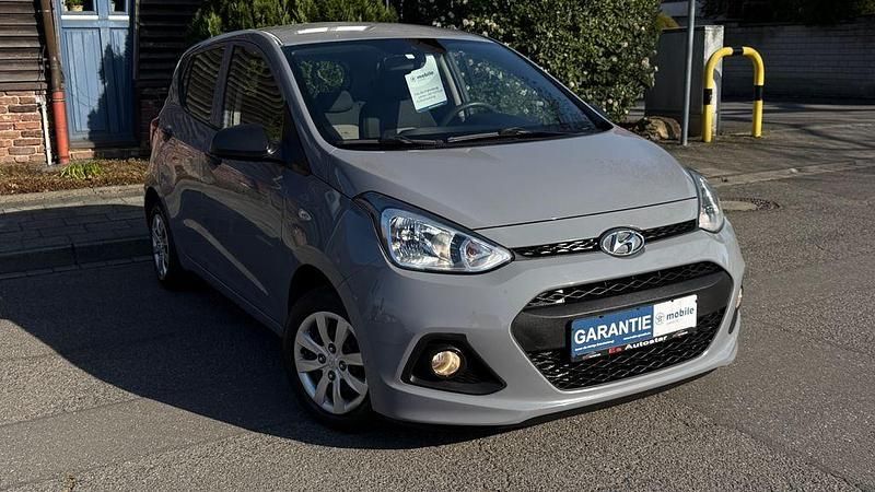 Gebraucht Hyundai i10 67 PS (49 kW) 2015 Grau Kleinwagen
