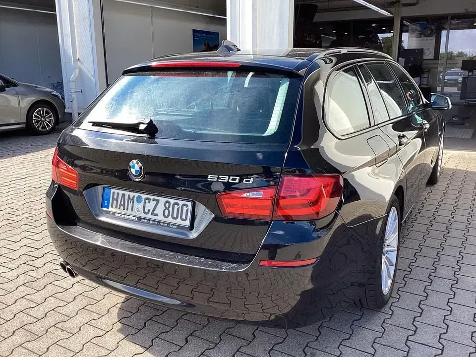 Gebraucht BMW 530 Performance 258 PS (189 kW) 2011 Schwarz Kombi