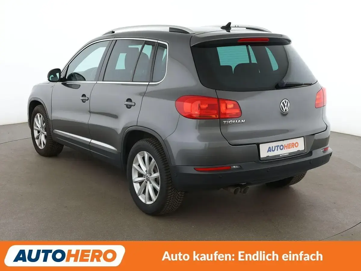 Gebraucht VW Tiguan LOUNGE 150 PS (110 kW) 2015 Grau SUV