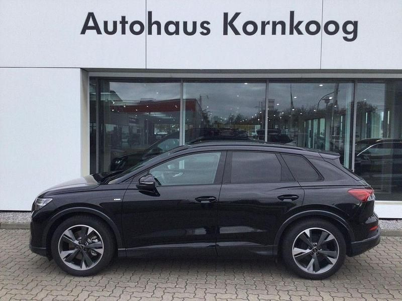 Schwarz Gebraucht 2024 Audi Q4 e-tron S-Line SUV | 38.990 € (Superpreis) - Bild 1/4