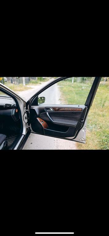 Grau Gebraucht 2005 Mercedes C180 Elegance Limousine | 7.599 € (Teuer) - Bild 1/4