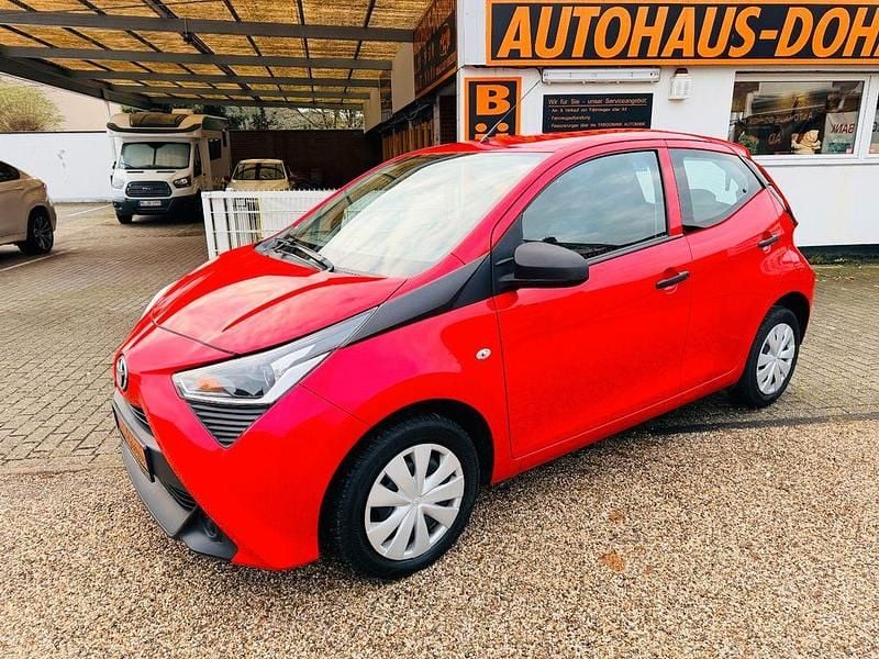 Super red v Gebraucht 2021 Toyota Aygo X SUV | 10.980 € (Guter Preis) - Bild 1/4