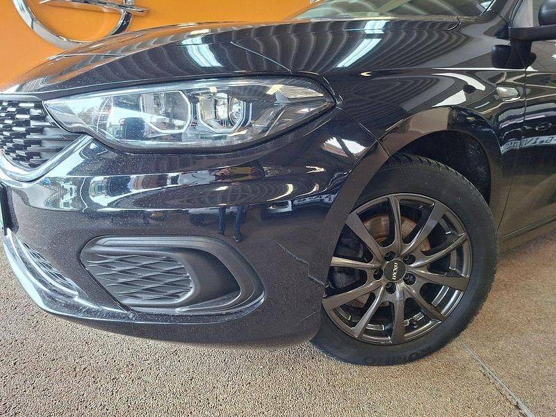 Gebraucht Fiat Tipo Pop 95 PS (69 kW) 2019 Schwarz Kombi