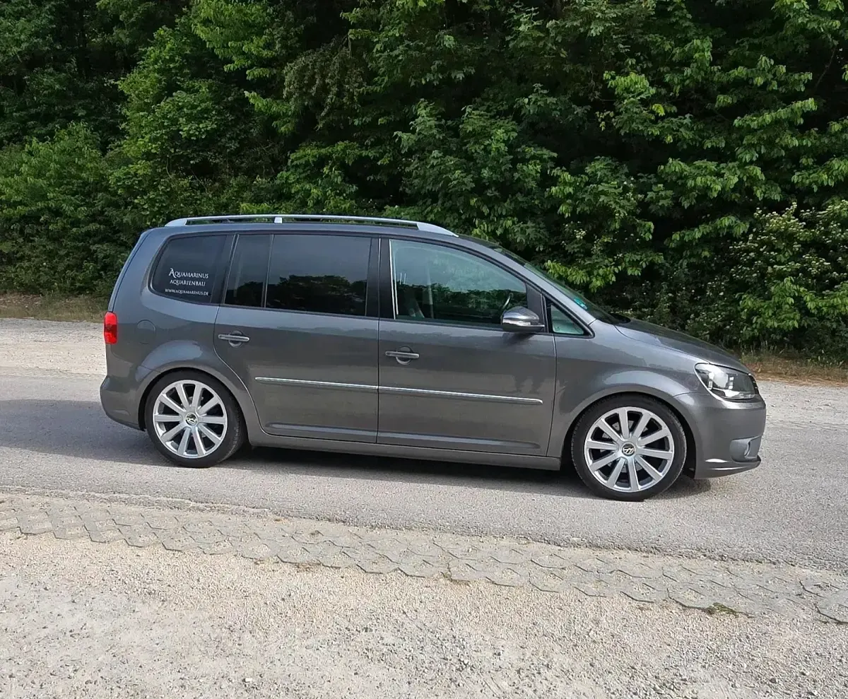 Gebraucht VW Touran Highline 170 PS (125 kW) 2012 Silber Van / Kleinbus