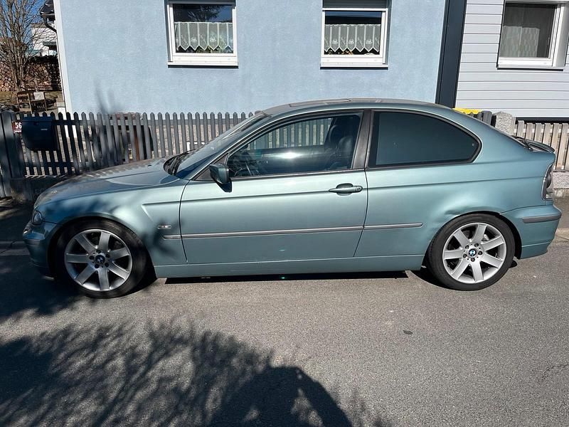 Gebraucht BMW 325 192 PS (141 kW) 2002 Grün Limousine