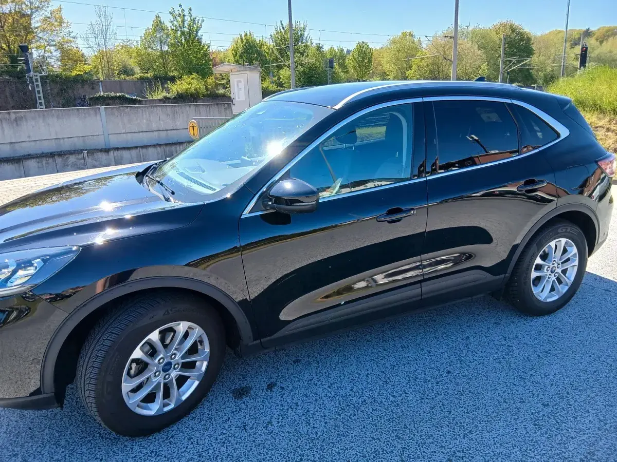 Usado Ford Kuga Titanium X 150 CV (110 kW) 2020 Negro SUV